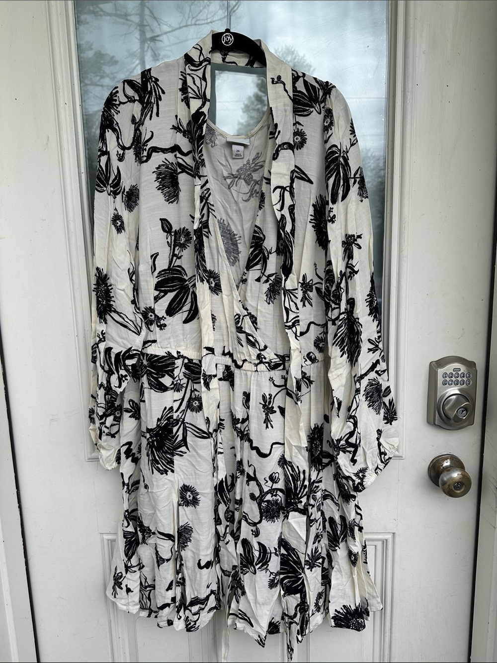 Ava & Viv Cream and Black Floral Long Sleeve Dress (2X)